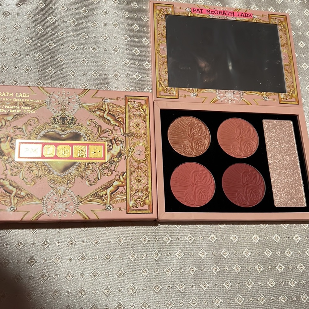 Pat McGrath Labs
Divine Blush + Glow Cheek Palette: Nude Venus